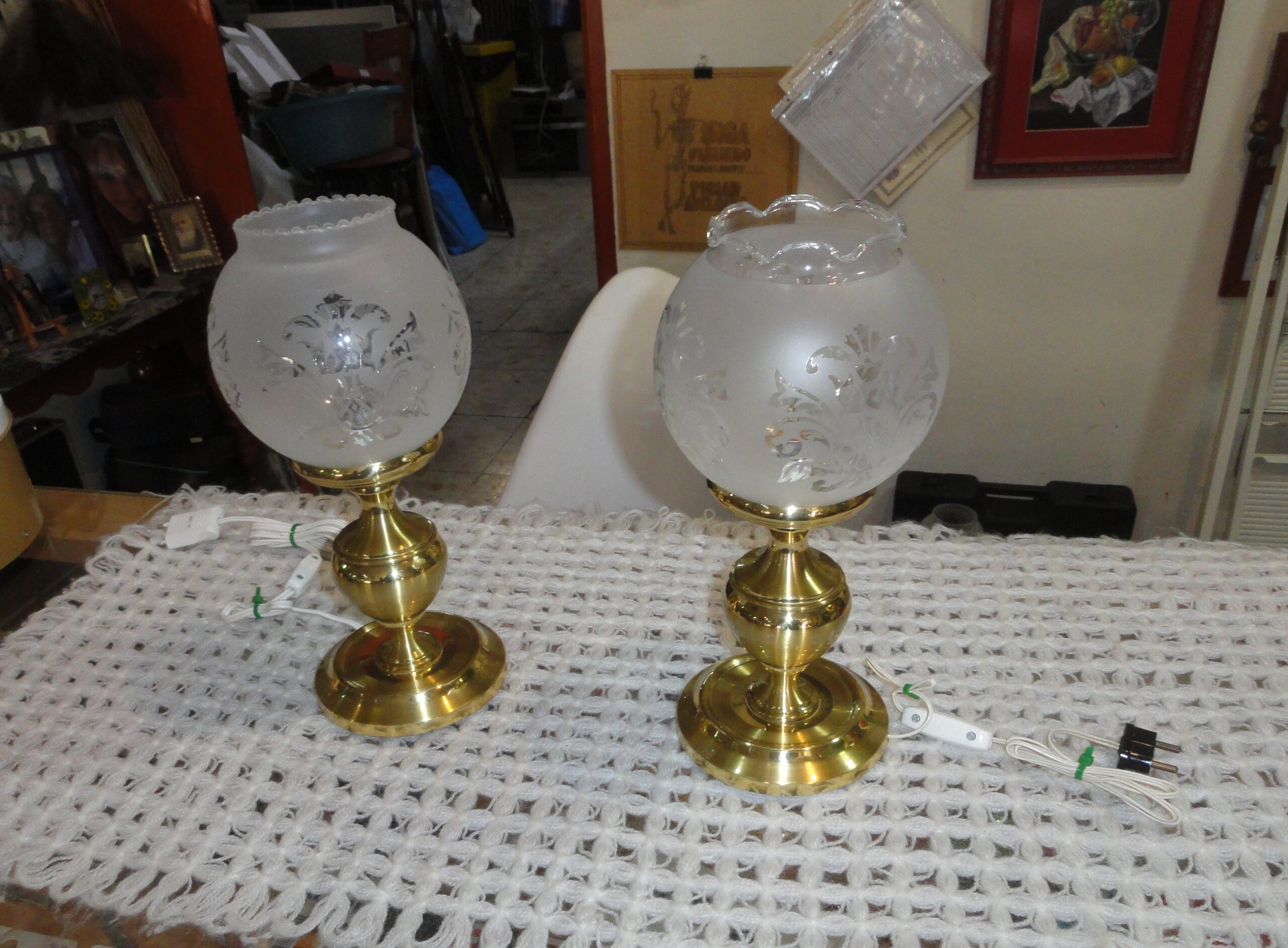 LAMPARA SOBREMESA CERÁMICA, MUY COQUETA Y ELEGANTE, PVP 22.50€